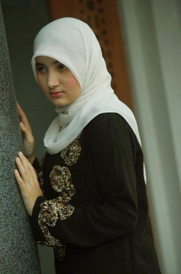 In muslim world beautiful girl most Top 10